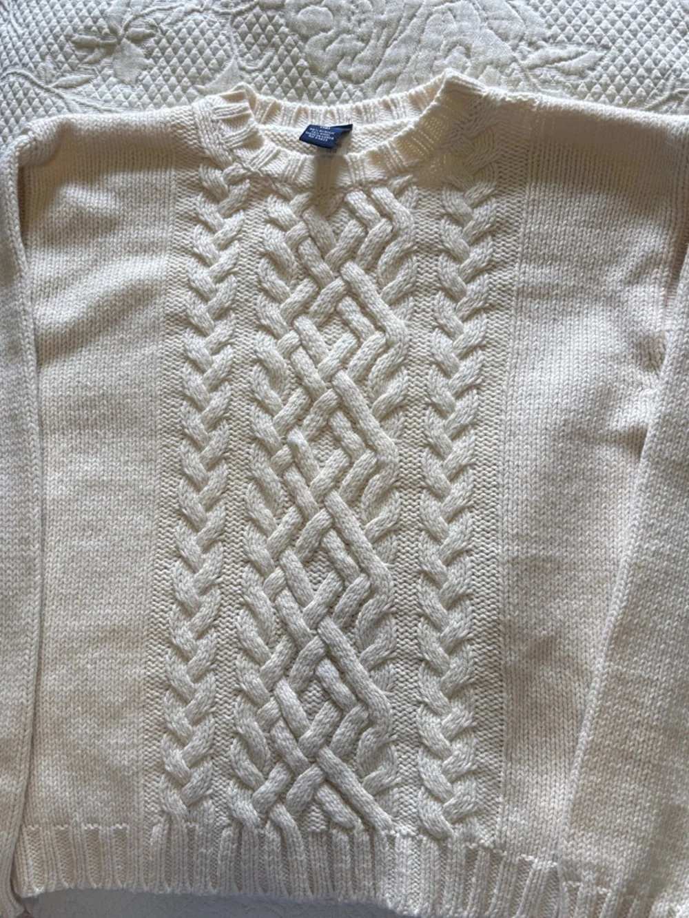 GAP Off-White Cable Knit Crewneck Sweater